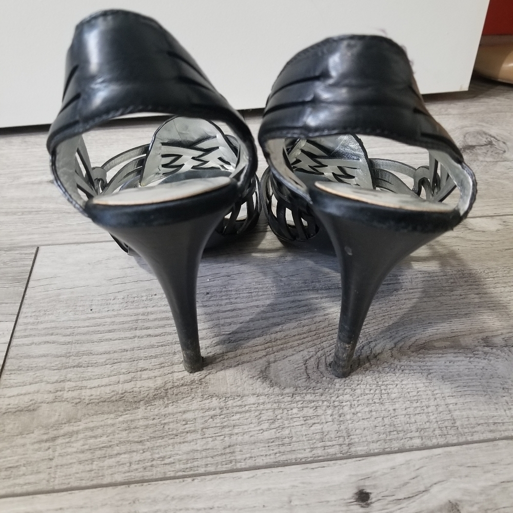 Shoes - Picture 4 of 4